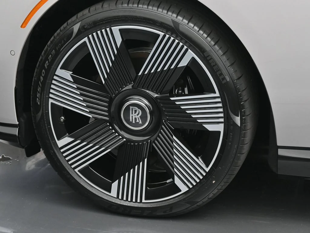 Certified Used 2026 Gray Rolls-Royce  image 12