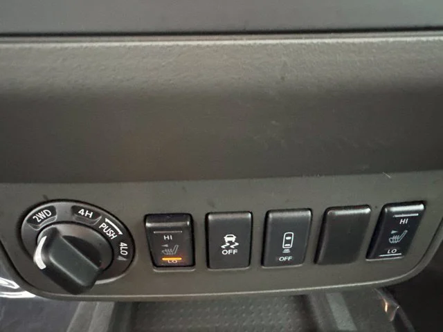 Used 2020 Blue Nissan SV image 42