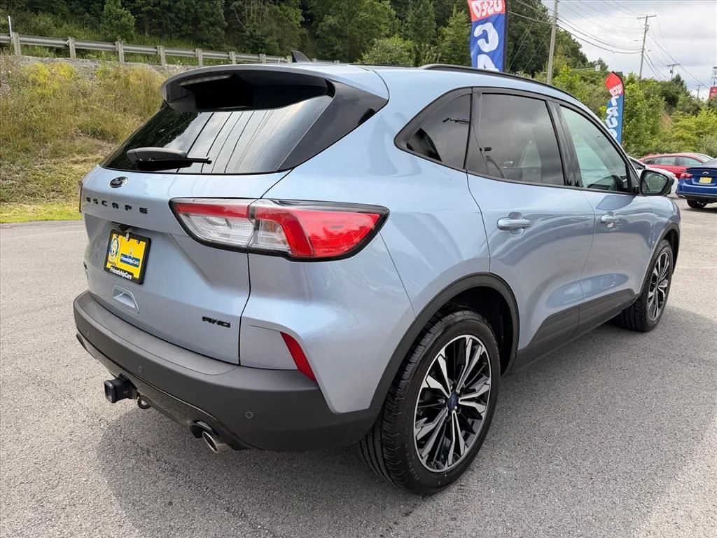 Used 2022 Blue Ford SEL image 12