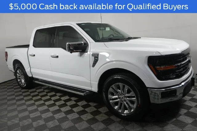 New 2026 Oxford White Ford XLT image 2