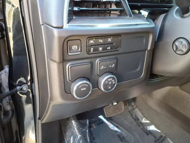Used 2025 Black Chevrolet Premier image 17