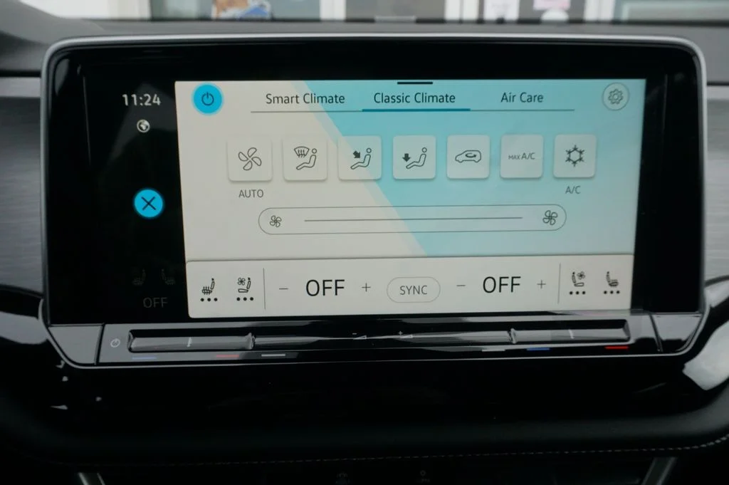 New 2026 Blue Volkswagen 2.0T SE w/Technology image 17