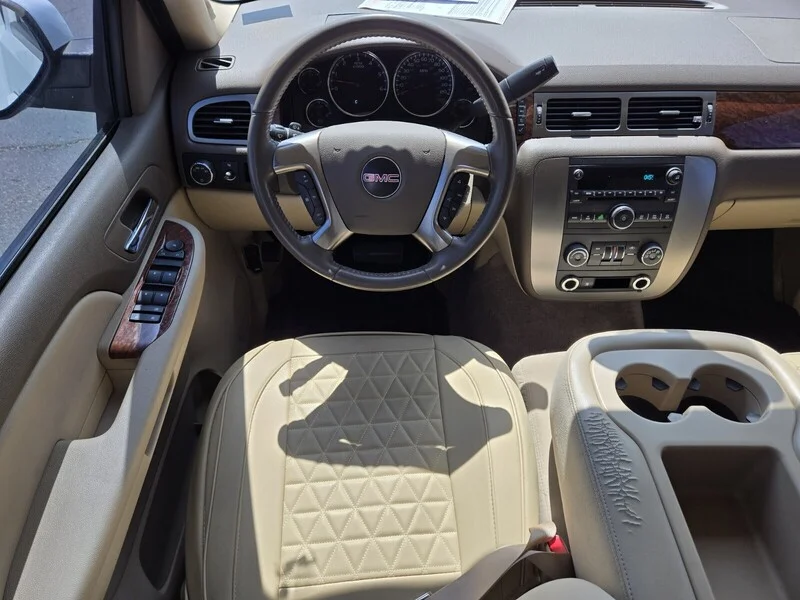 Used 2007 Summit White GMC SLE image 9