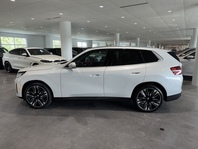 New 2026 Mineral White Metallic BMW 30 xDrive image 4