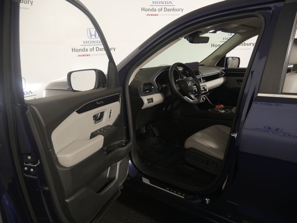 2025 Honda Pilot EX-L - Photo 11