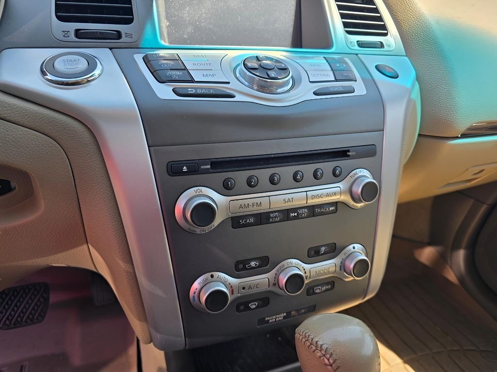 Used 2014 Tinted Bronze Metallic Nissan LE image 17
