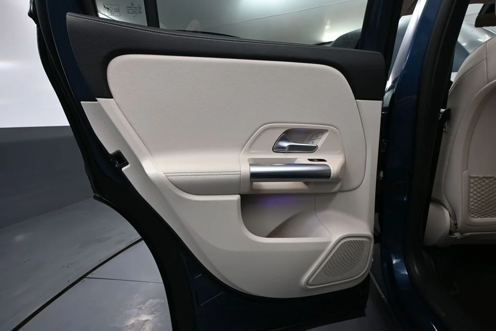 Used 2022 Blue Mercedes-Benz GLA 250 image 27