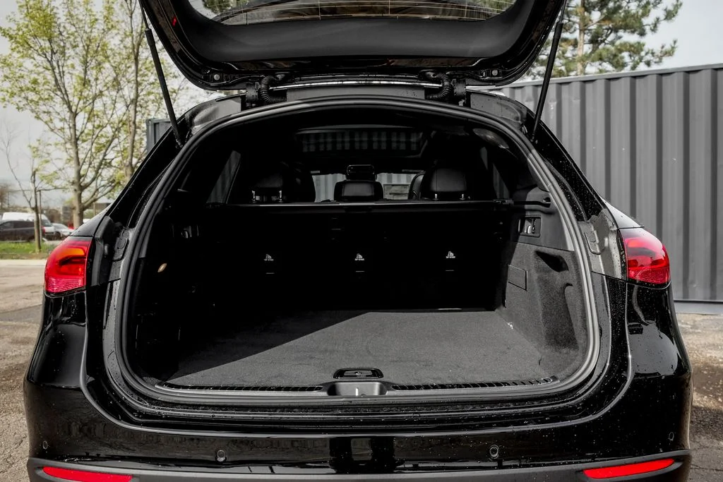 New 2026 Black Mercedes-Benz GLC 300 image 10