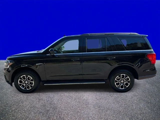 Used 2023 Black Metallic Ford XLT image 6