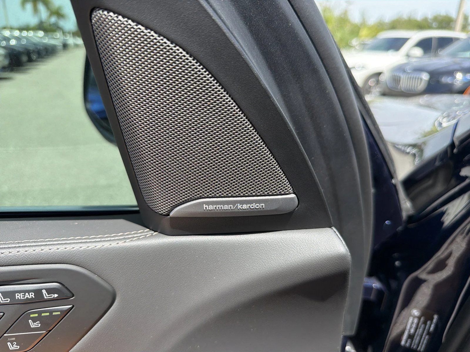 New 2027 Tanzanite Blue II Metallic BMW xDrive40i image 30