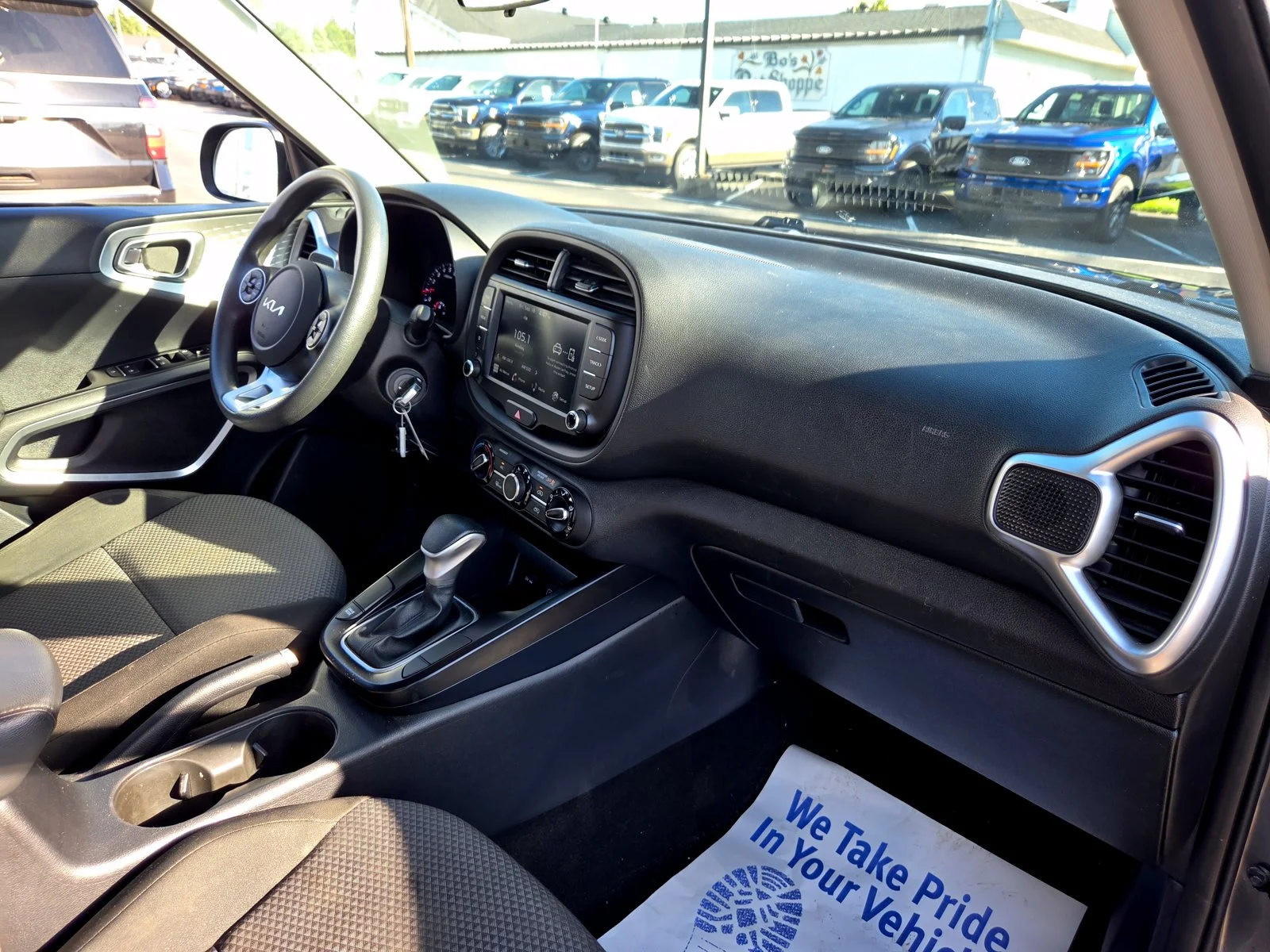 Used 2022 Gray Kia LX image 34