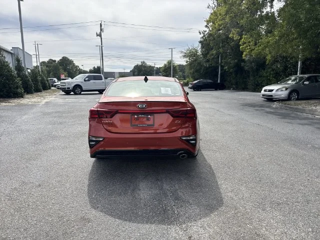 Used 2019 Red Kia EX image 6