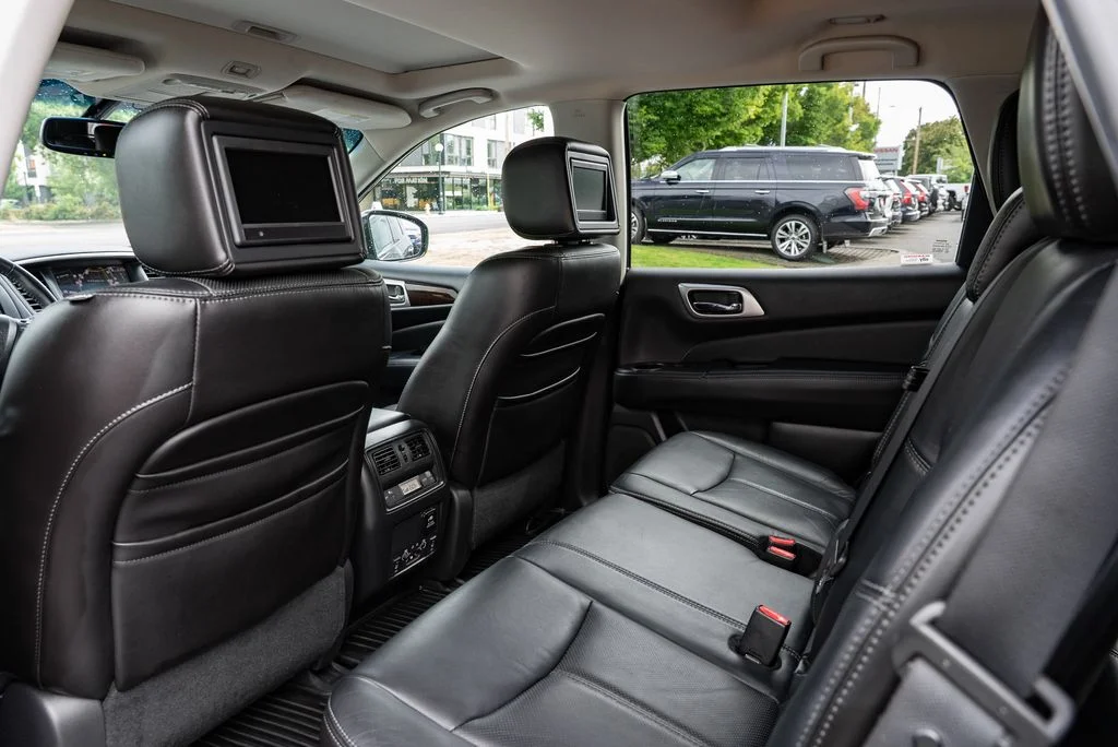 Used 2013 Black Nissan Platinum image 25
