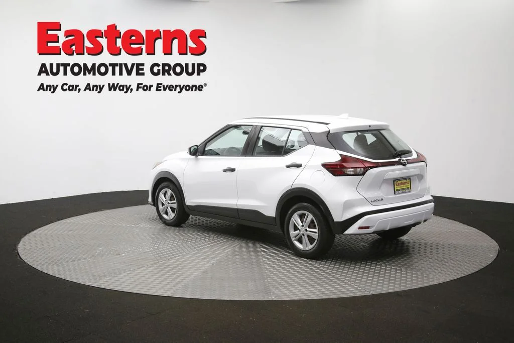 Used 2022 White Nissan S image 62