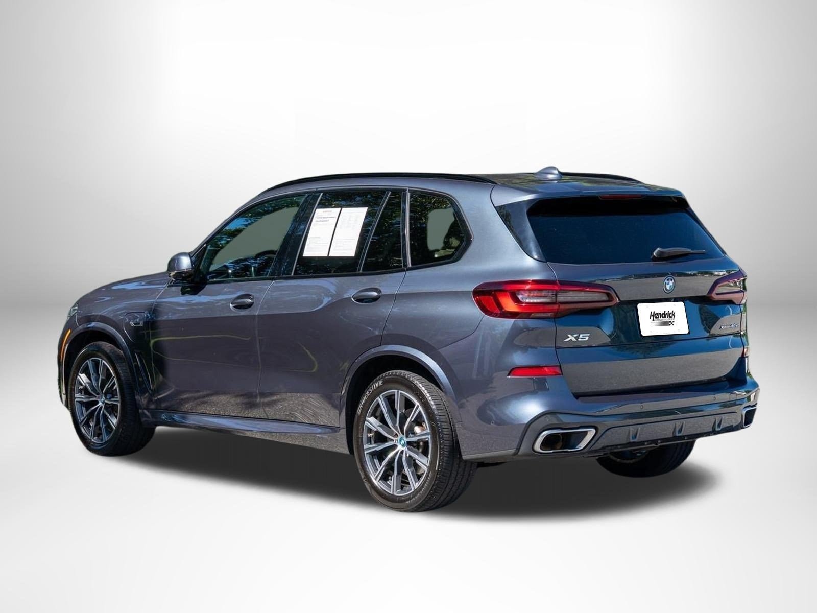 Used 2022 Arctic Grey Metallic BMW xDrive45e image 3