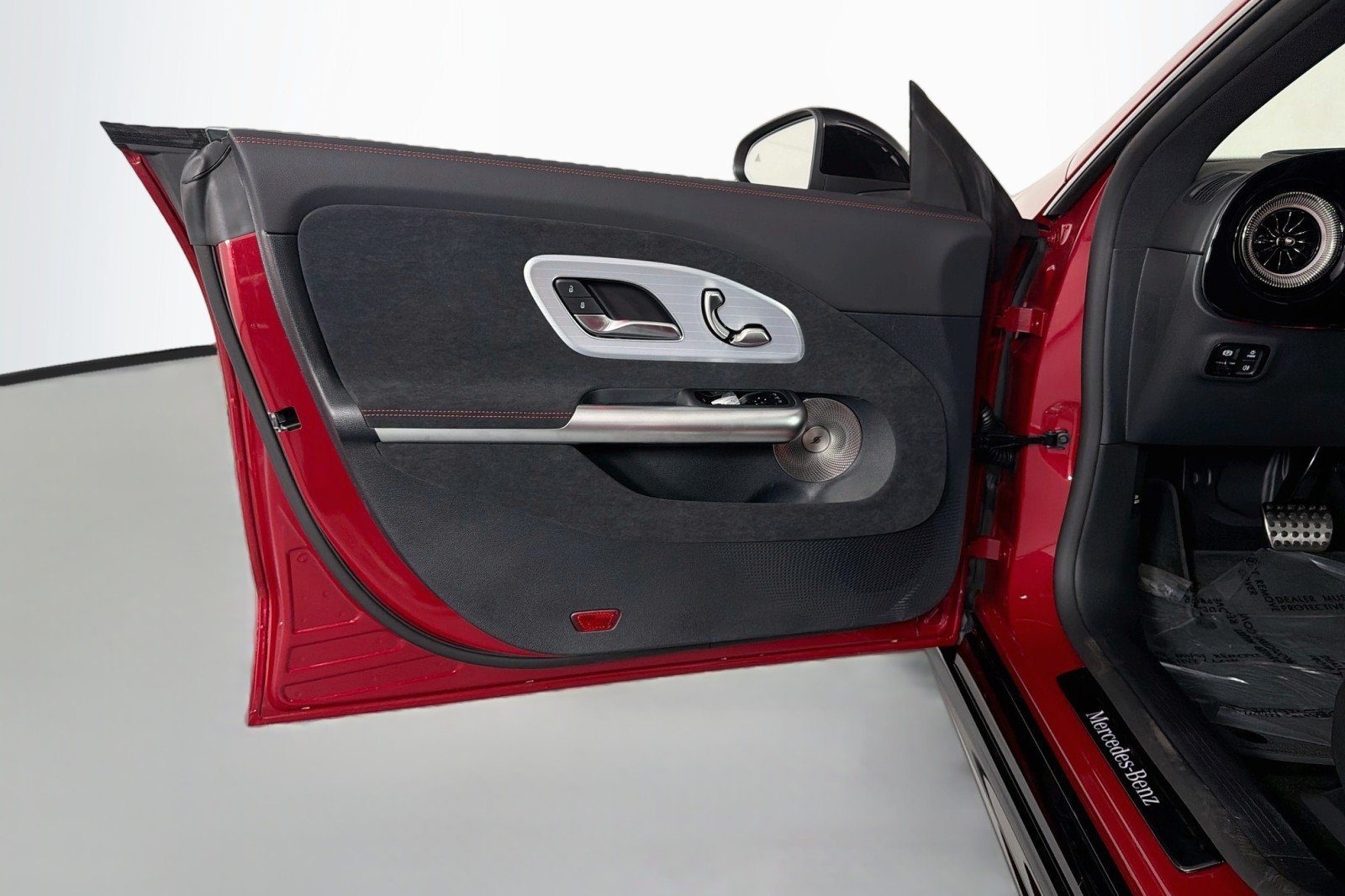 New 2027 MANUFAKTUR Patagonia Red Mercedes-Benz CLA 220 Hybrid image 20