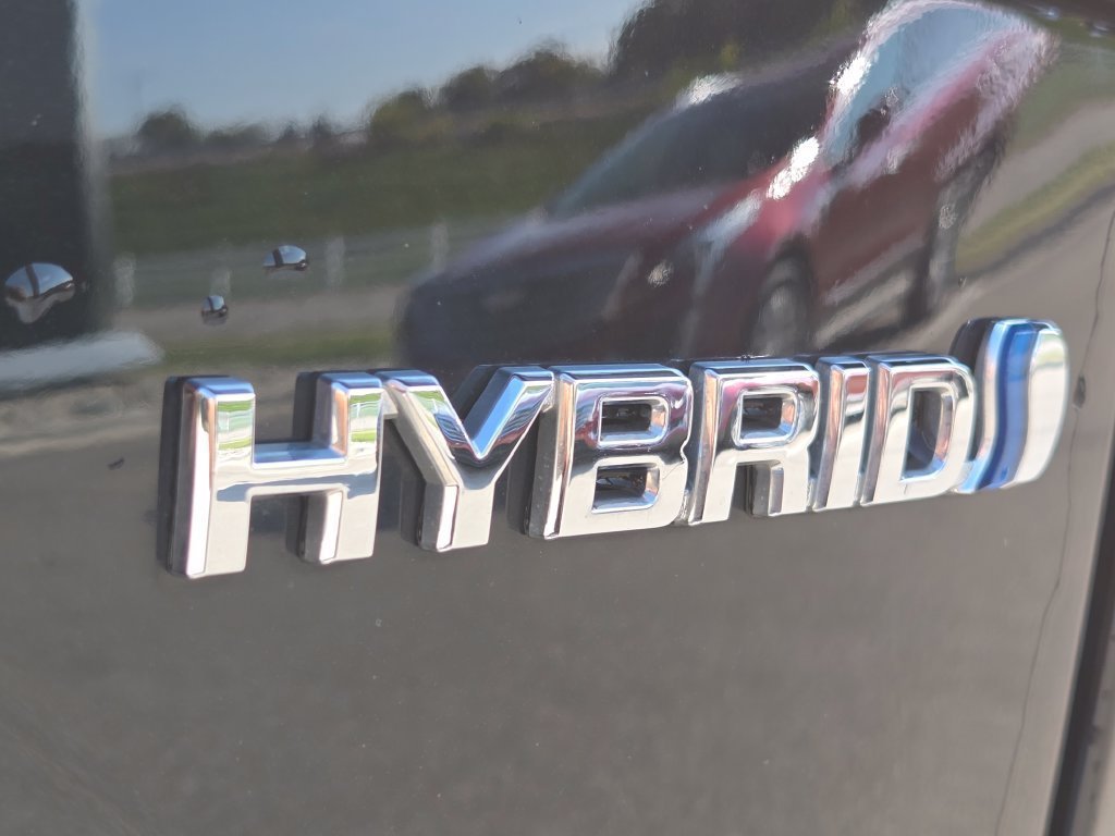 Used 2022 Midnight Black Metallic Toyota Hybrid XLE image 29