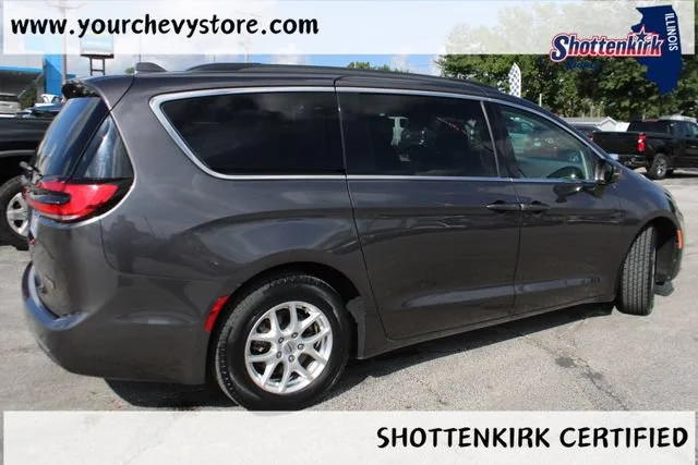Used 2022 Gray Chrysler Touring L image 4