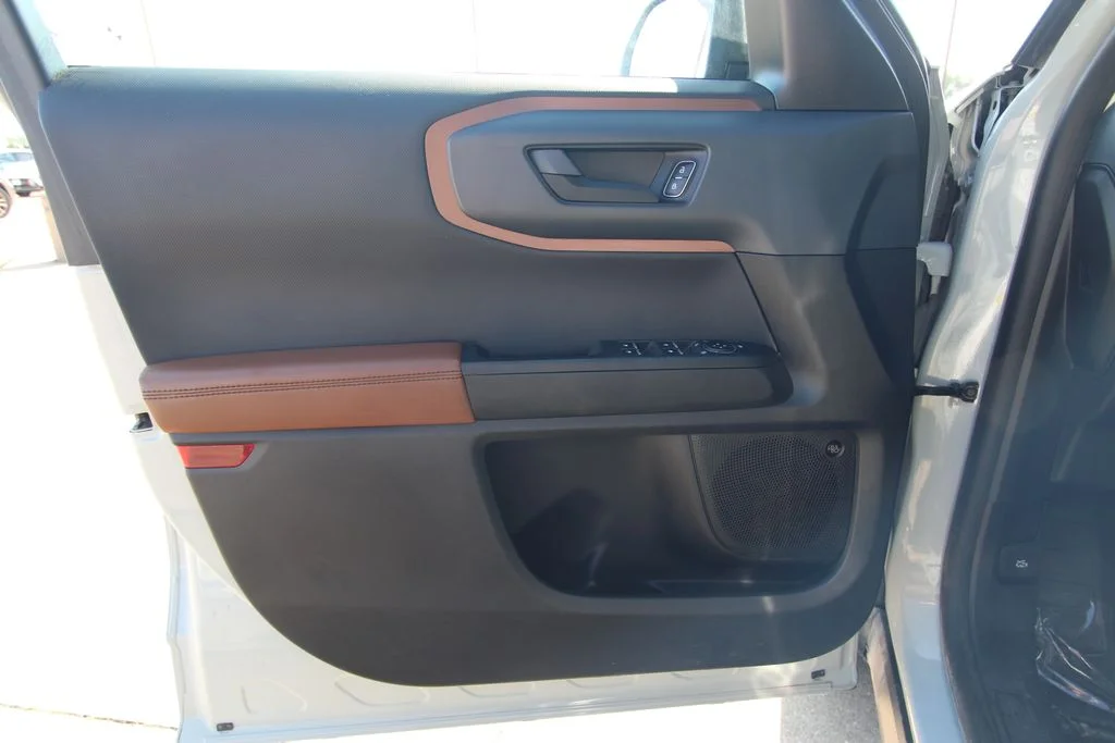 Used 2021  Ford Outer Banks image 39