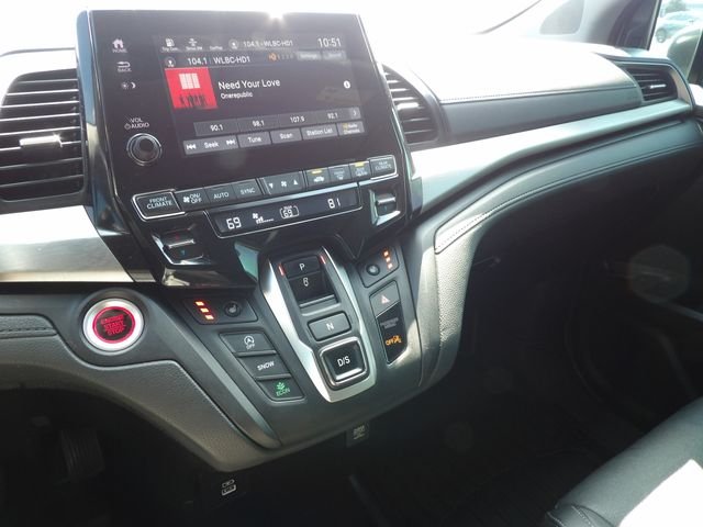 Used 2022 Platinum White Pearl Honda EX-L image 31