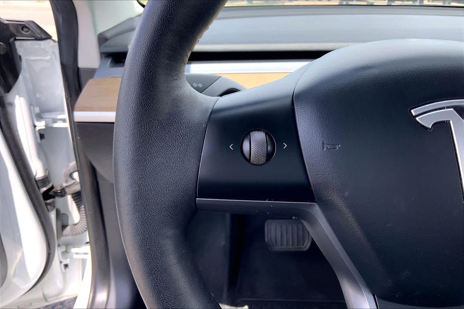 Used 2023 Pearl White Multi-Coat Tesla  image 22