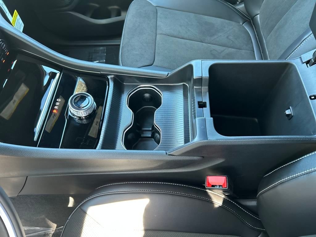 Used 2025 Silver Jeep Altitude image 17