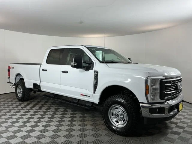 New 2026 Oxford White Ford XL image 3