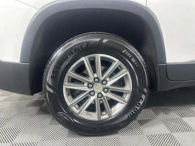 Used 2023 Summit White Chevrolet LT Leather image 10