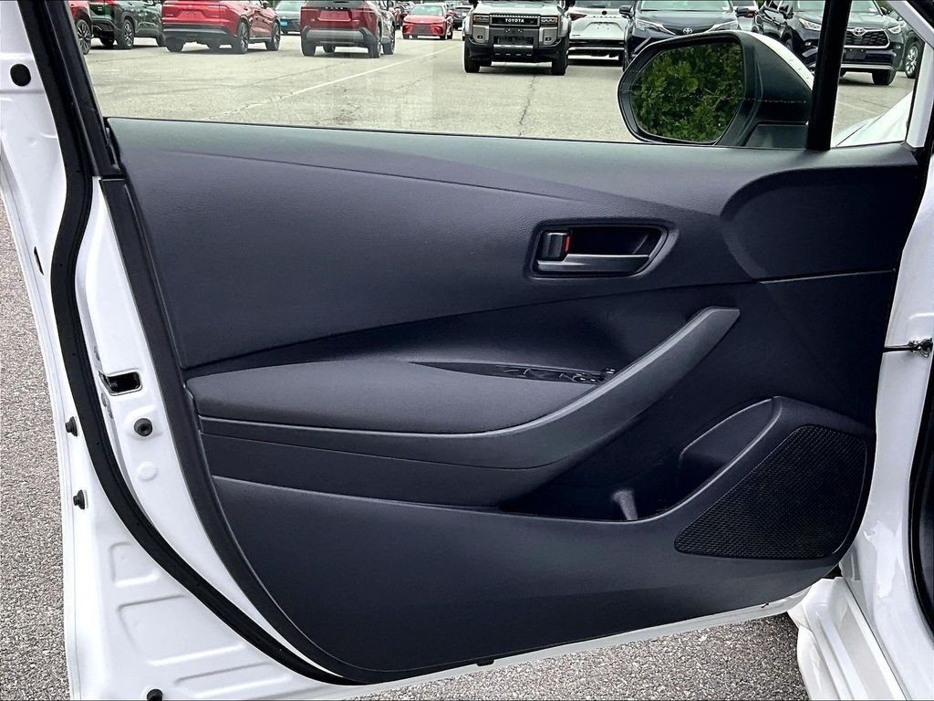 Used 2023 White Toyota LE image 9