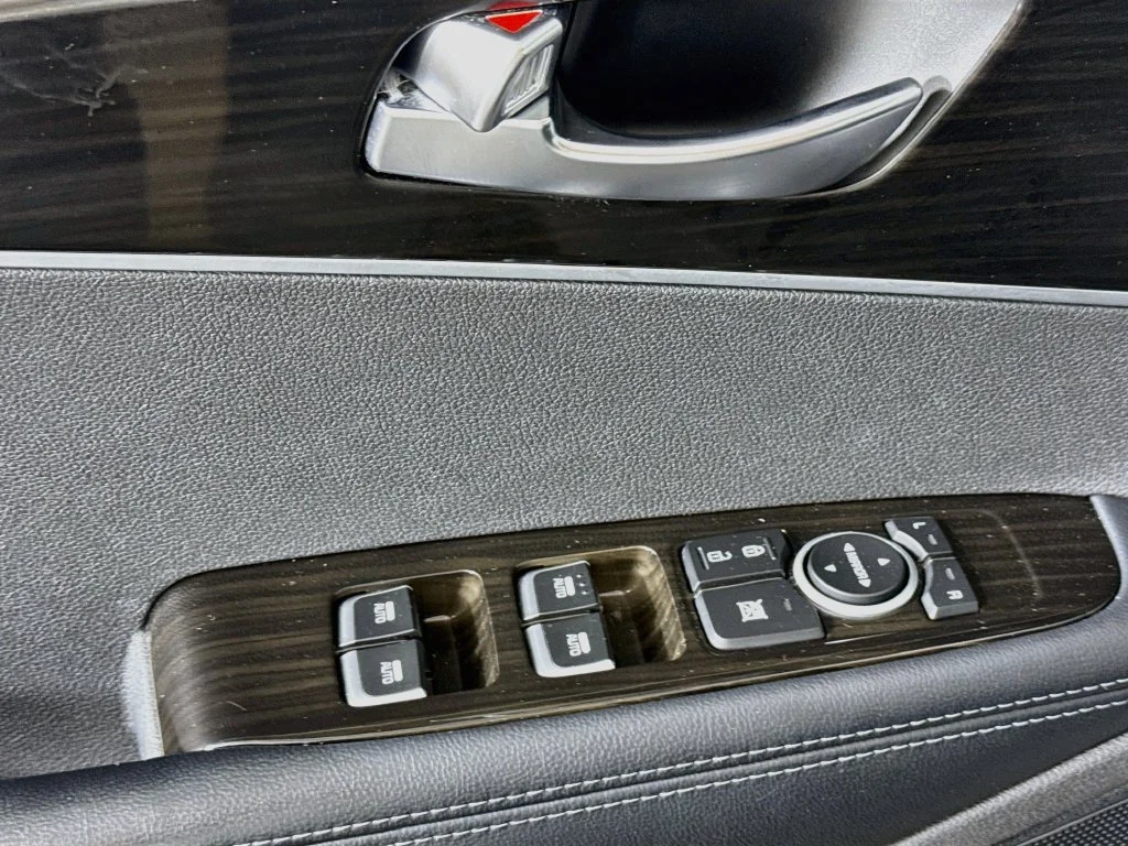 Used 2019 Silver Kia EX image 21