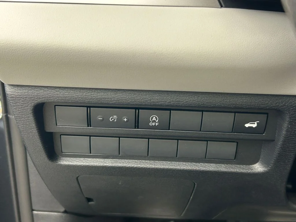 New 2026 Gray Mitsubishi SEL image 11