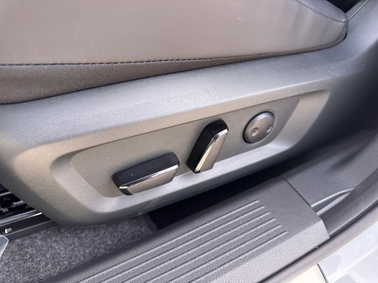 New 2026 Nissan Rogue Dark Armor 4D Sport Utility