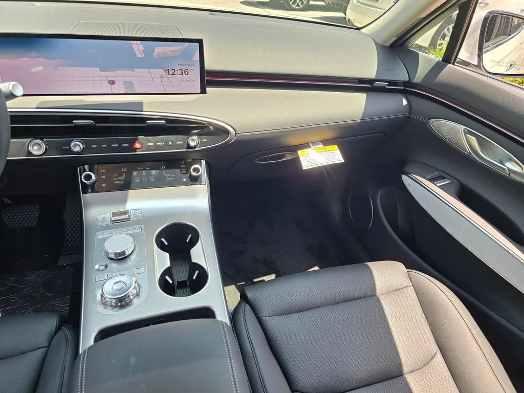 New 2026 White Genesis 2.5T Select image 10