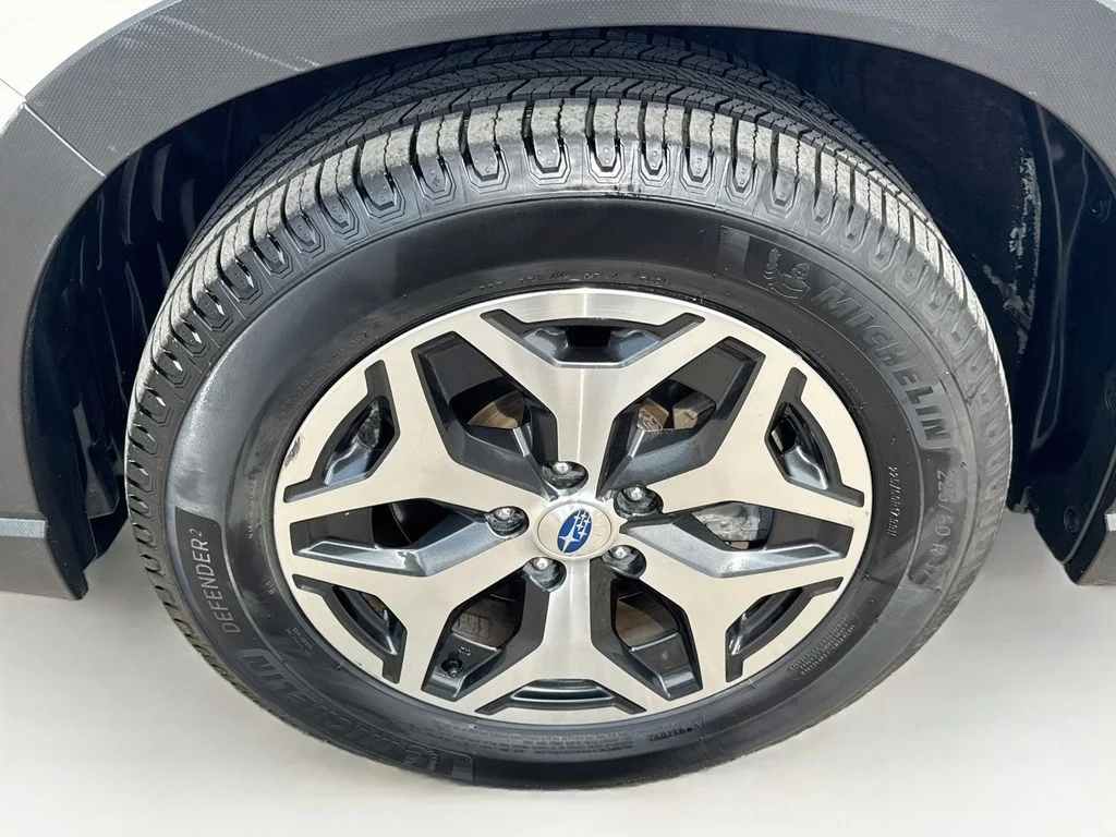 Used 2019 White Subaru Premium image 39