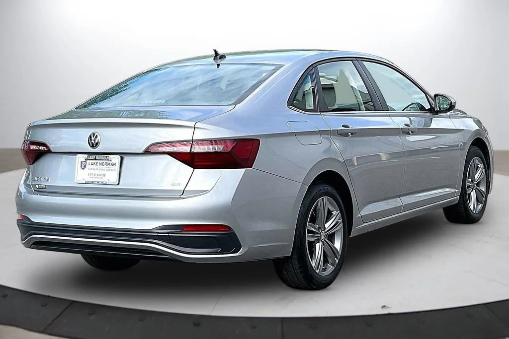 Used 2024 Silver Volkswagen 1.5T SE image 9