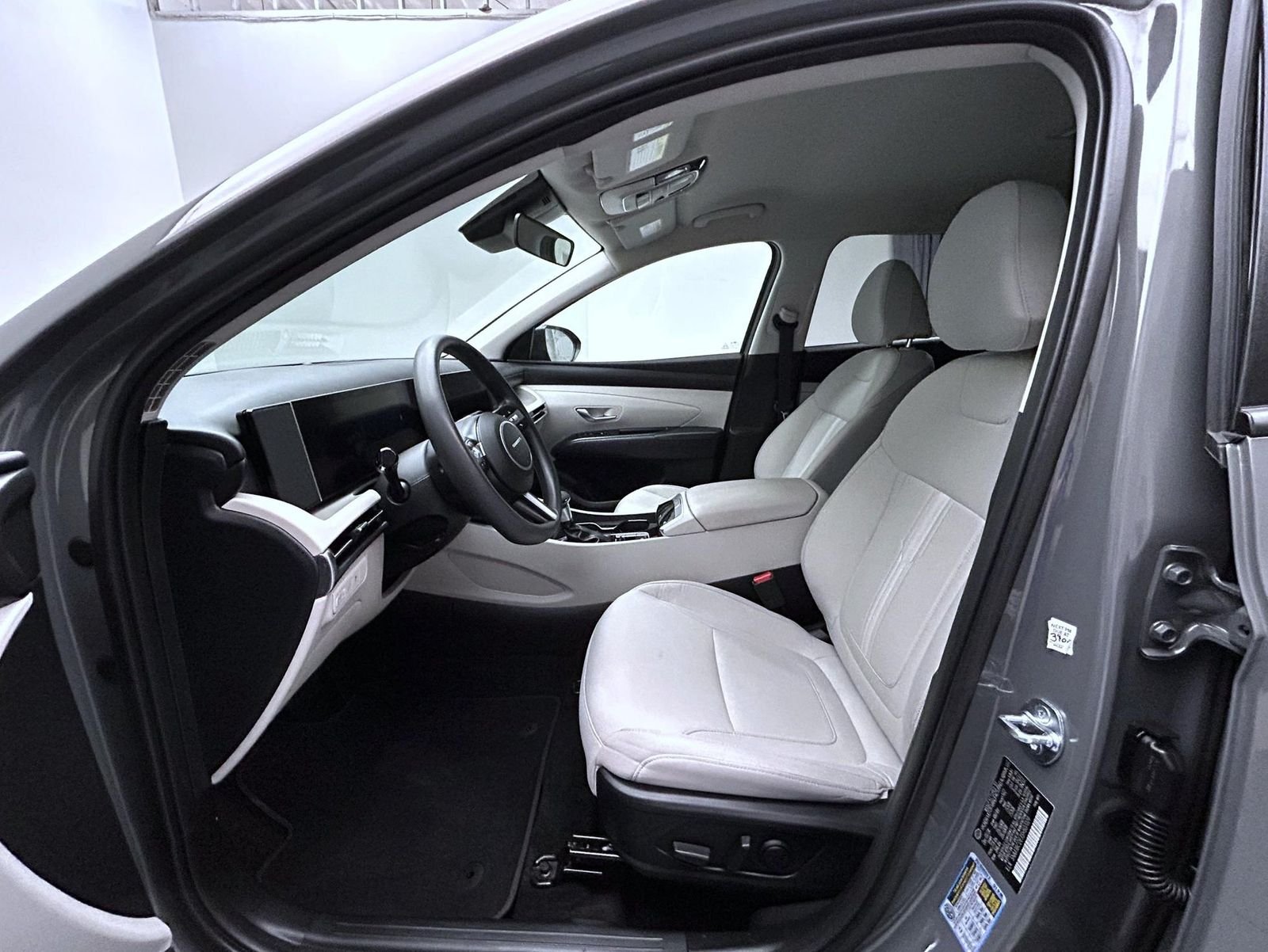 Used 2025 Gray Hyundai SEL image 10