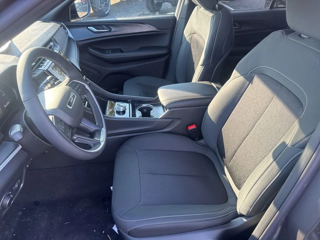 New 2026 Baltic Gray Metallic Clearcoat Jeep Laredo X image 34