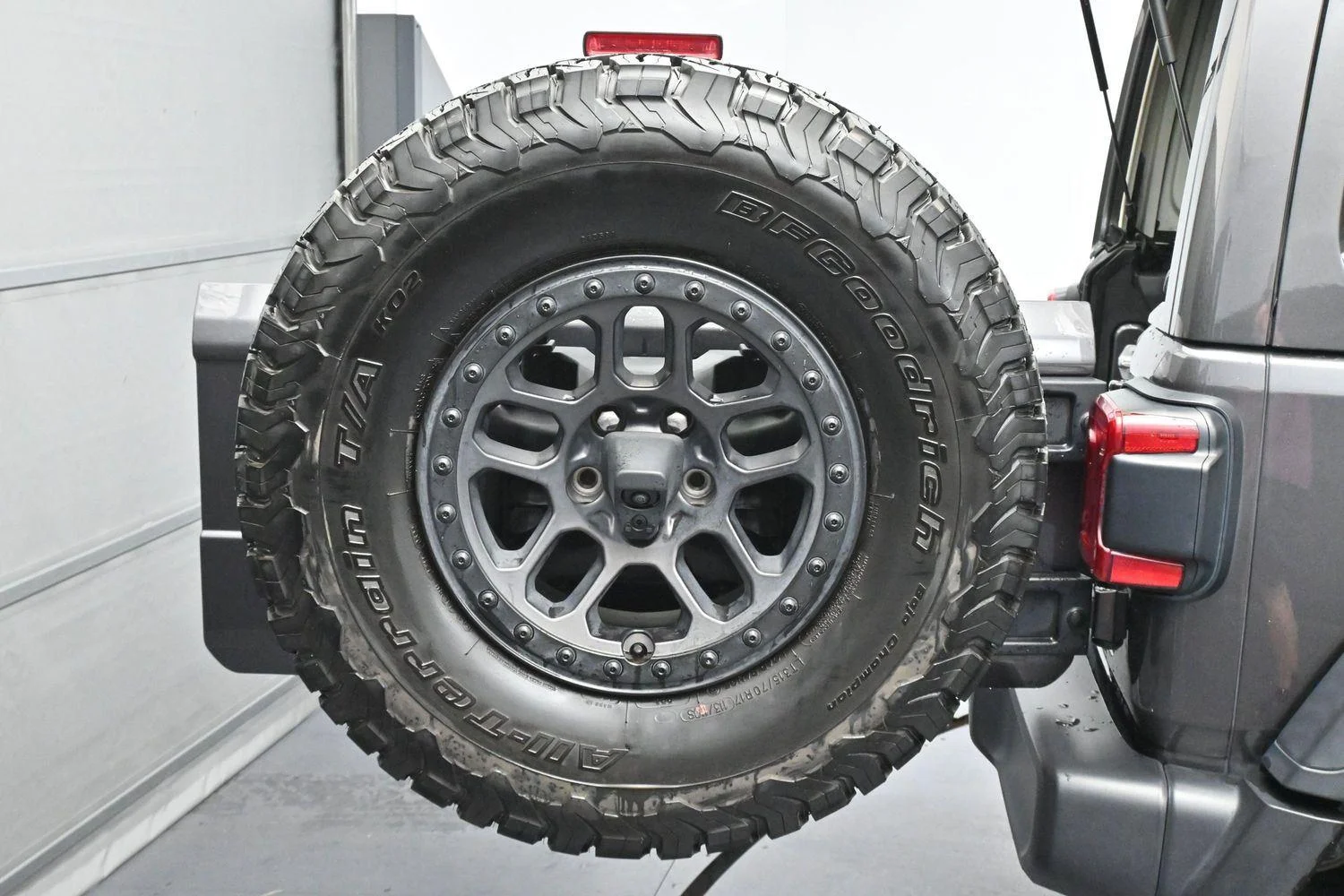 Used 2022 Granite Crystal Metallic Clearcoat Jeep Unlimited Rubicon image 34