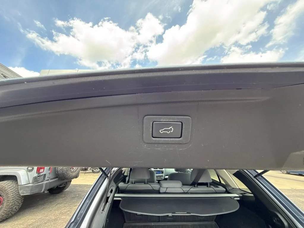 Used 2018 Twilight Blue Metallic Subaru 2.5i Premium image 22