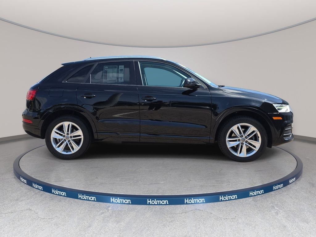 Used 2017  Audi 2.0T Premium image 5