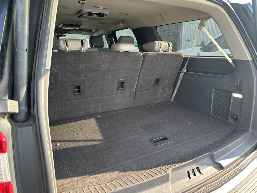 Used 2019 White Platinum Metallic Tri-Coat Ford XLT image 3