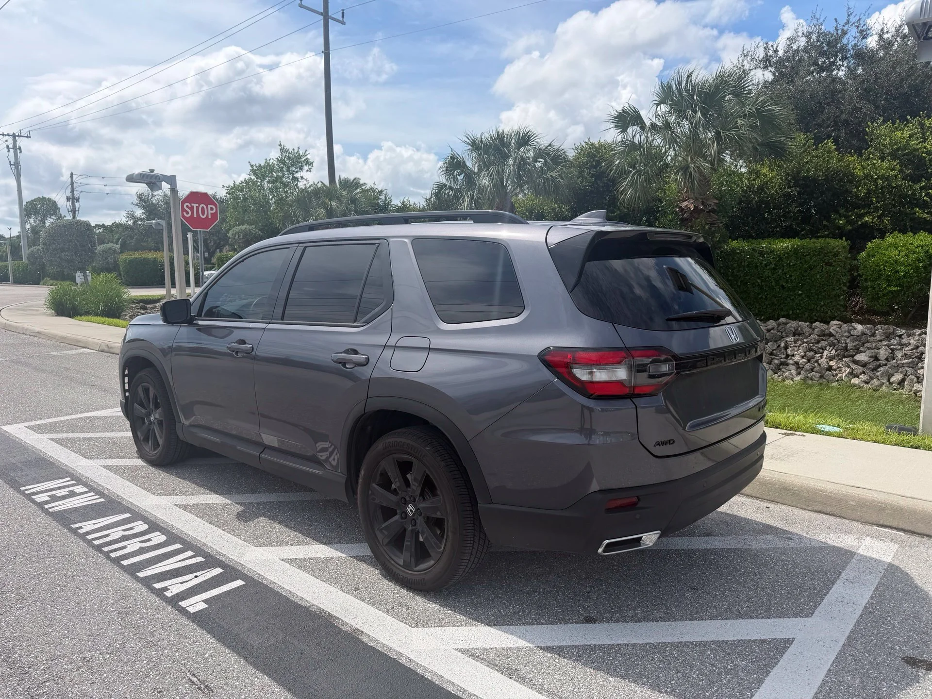 Certified Used 2025 Modern Steel Metallic Honda Black Edition image 3