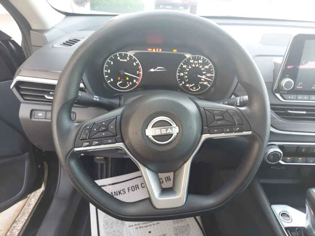 Used 2025 Black Nissan 2.5 SV image 12