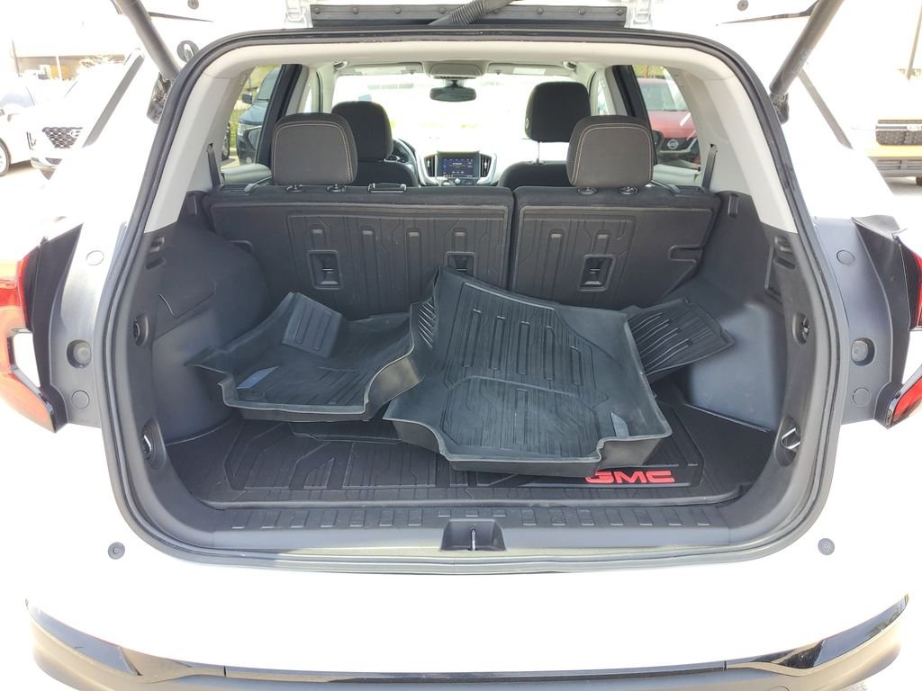 Used 2021 White GMC SLE image 8