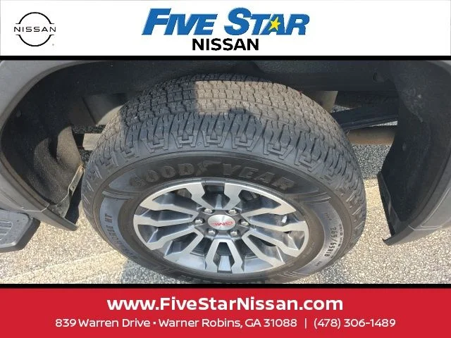 Used 2019 Gray GMC SLT image 9