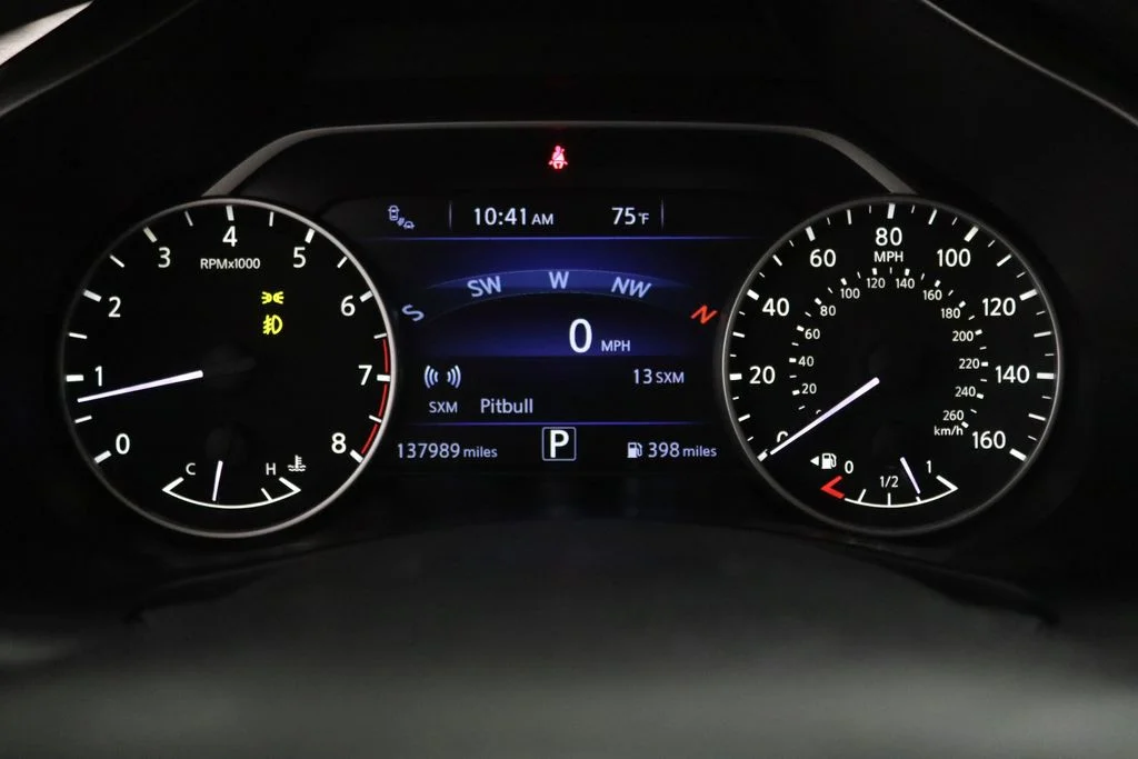 Used 2015 Gray Nissan SL image 20