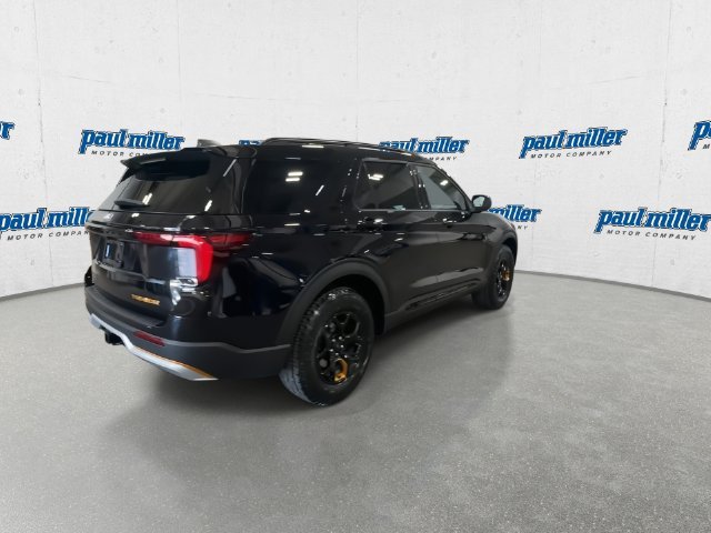 New 2027 Agate Black Metallic Ford Tremor® image 11