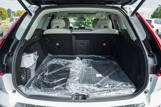 New 2026 Crystal White Volvo Ultra image 9