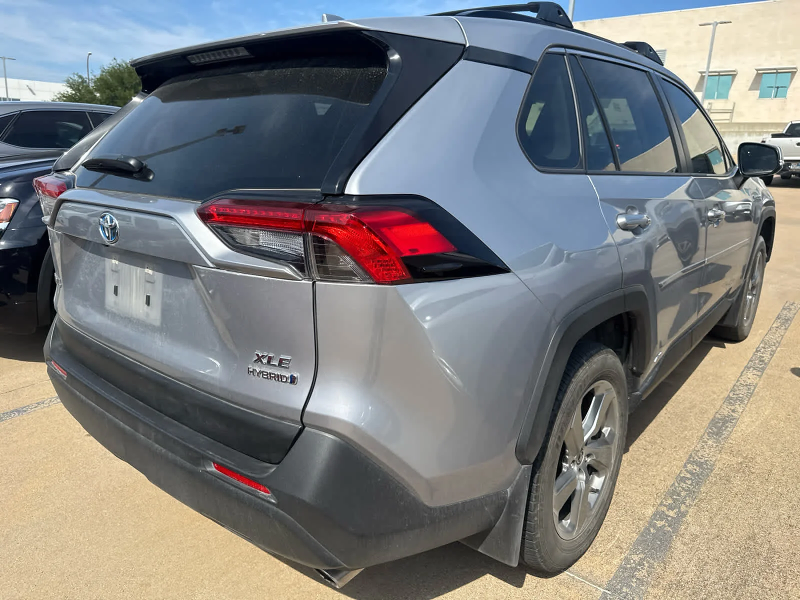 Used 2021 Silver Sky Metallic Toyota Hybrid XLE Premium image 5