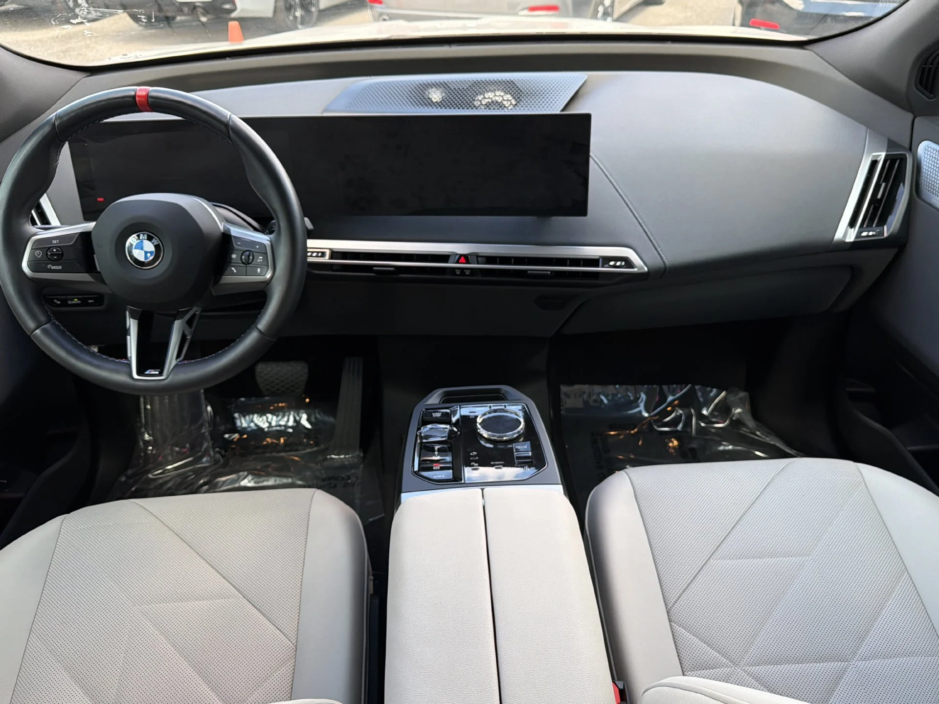 Certified Used 2025 White BMW M60 image 14